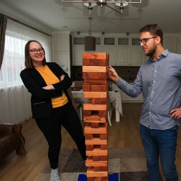 Žaidžia Jenga XXL